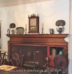 PiIlar & Scroll mantel clock 